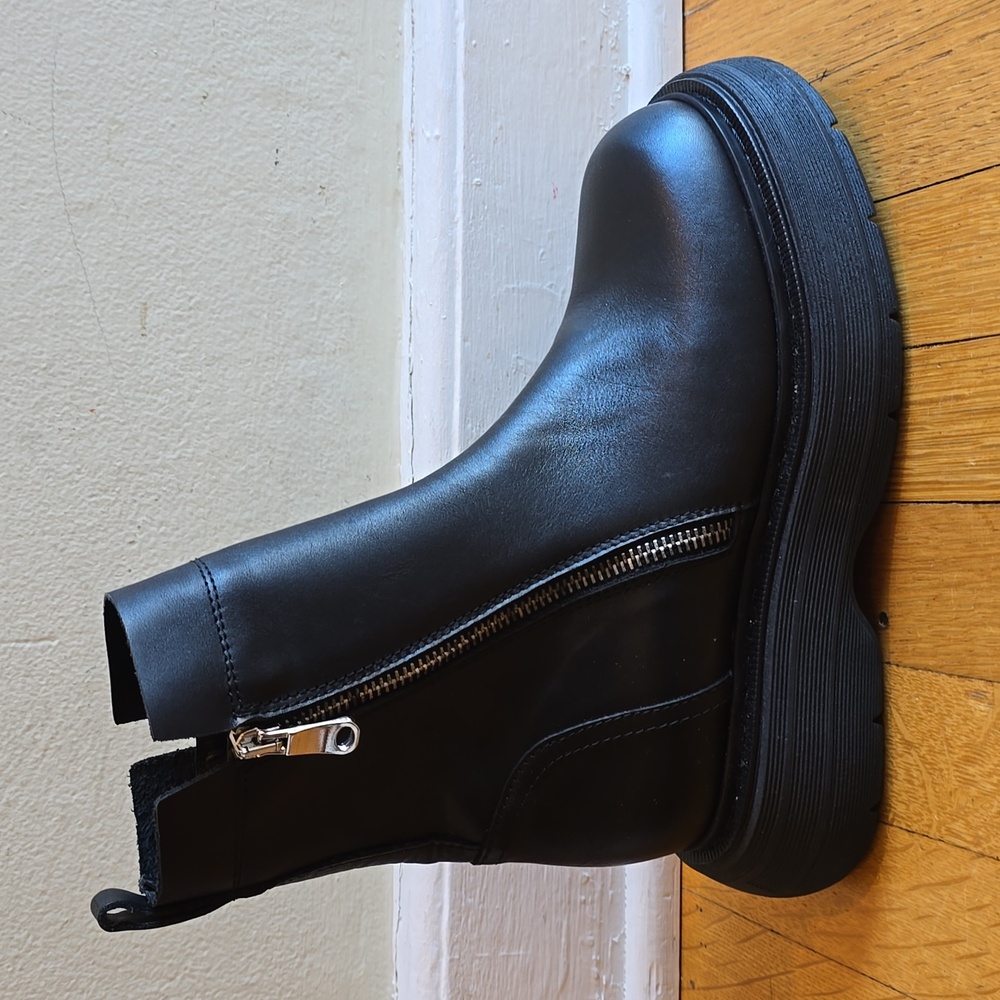 NWOT Free People Heavy Lug Sole Ankle Boots Black Women's 37 (US 7) - Picture 10 of 16